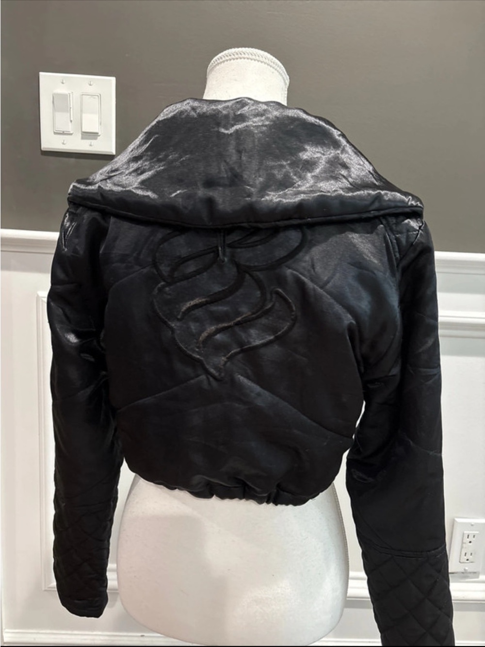 Rocawear Black Cropped Hooded Bomber Jacket with Pink Lining - Picture 3 of 10